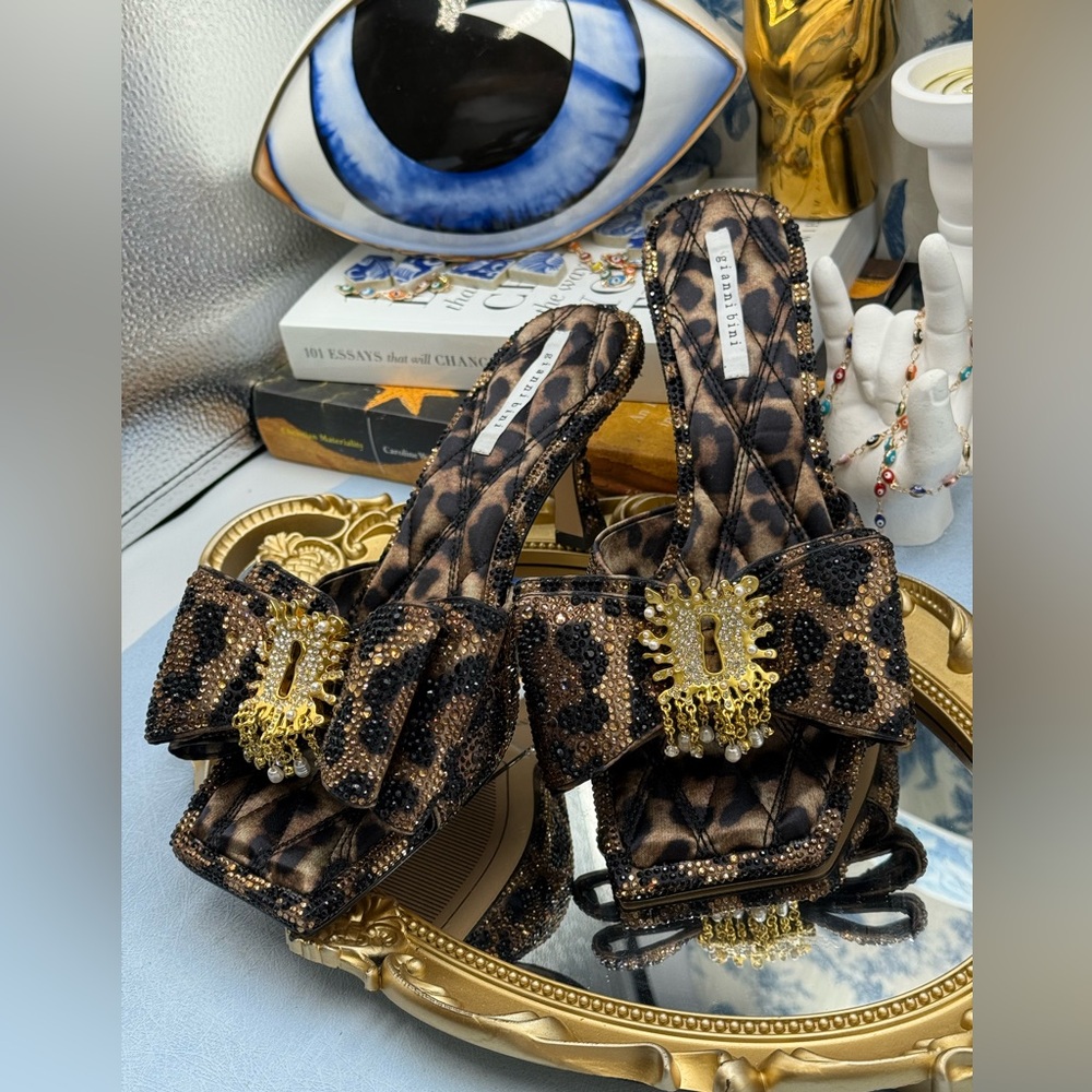🆕 GIANNI BINI 🧿NWOB PeekaTwo Leopard Print Crystal Keyhole Ornament Sandal Sz8 - Picture 8 of 15